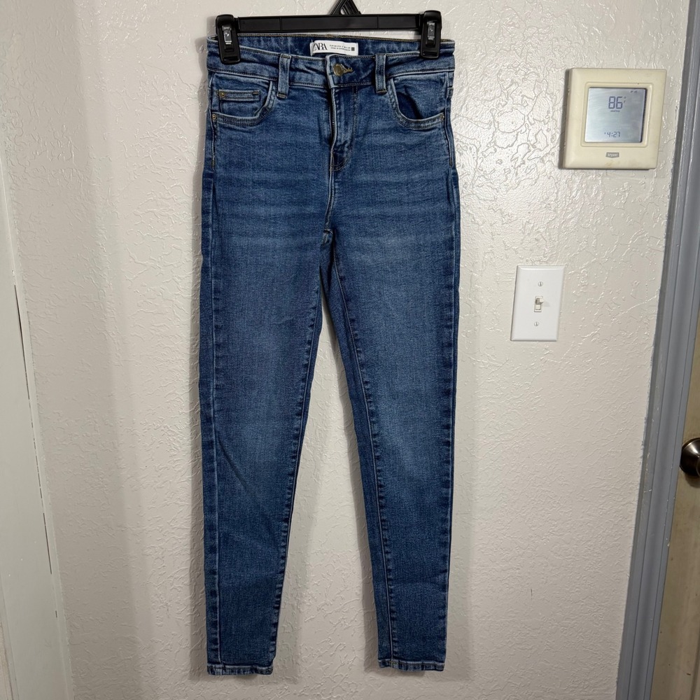 Zara Women Medium Wash High Waisted Skinny Jeans Blue Denim Size 2 US 24